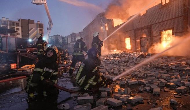 Ukrajinská města po ruském bombardování